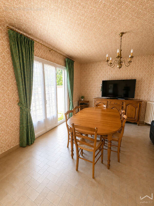 Maison à ISSOU