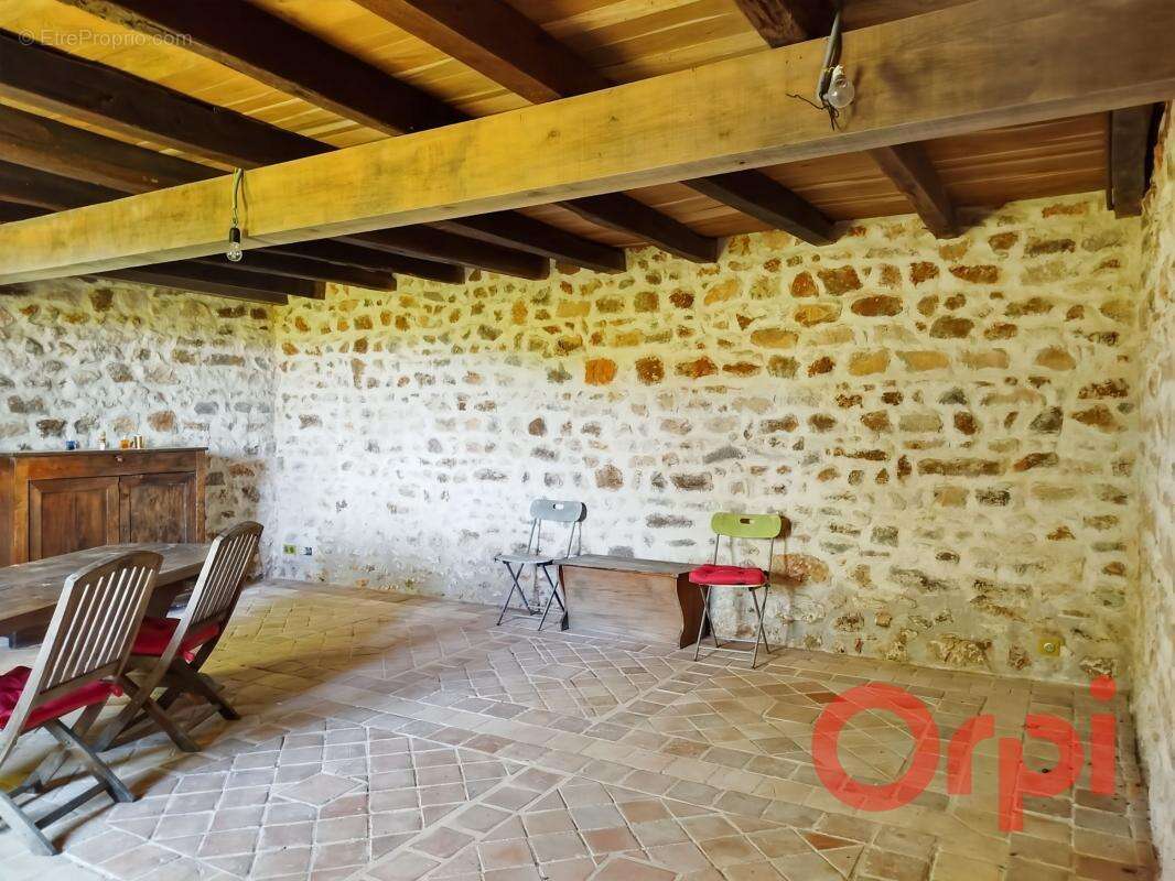 Maison Rustique en pleine nature - À Vendre à COULEUVRE-CÉRILLY - photo 3