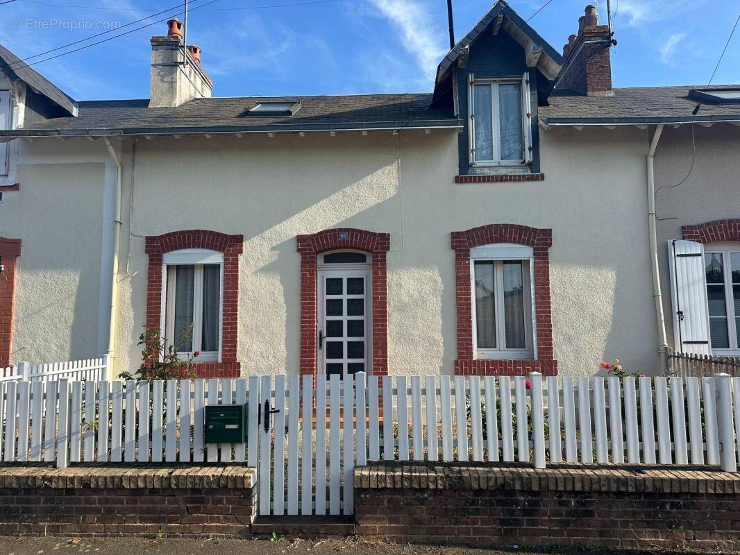 Maison à SAINTE-JAMME-SUR-SARTHE