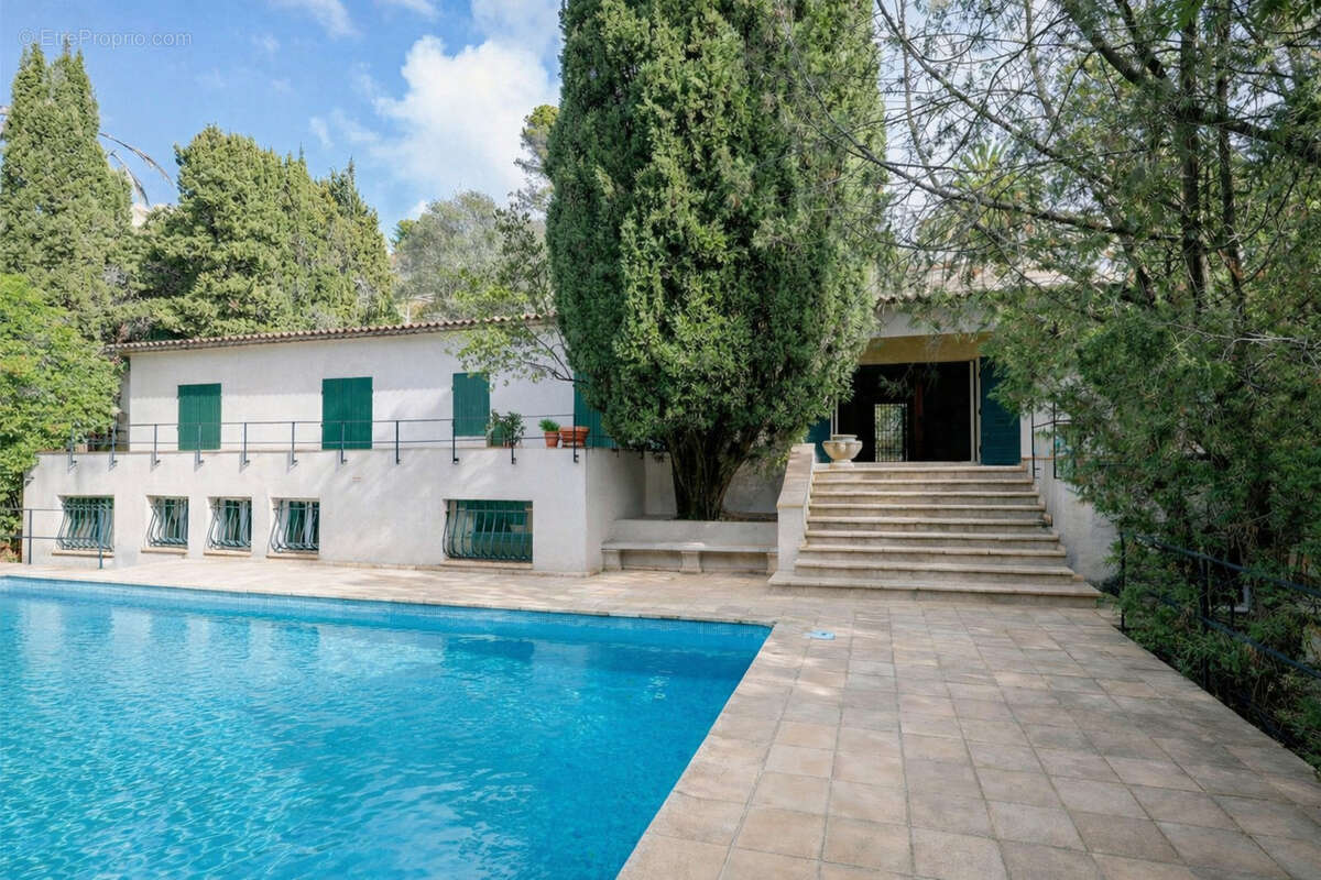 Maison à LE CANNET