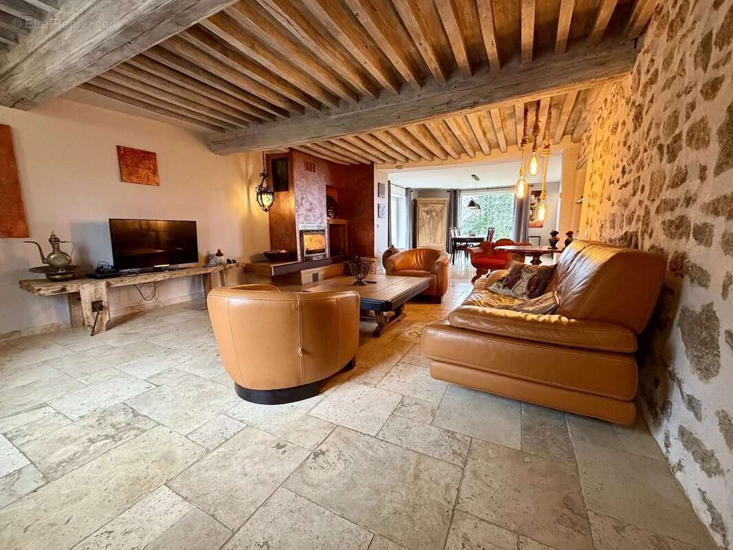 Maison à DUN-LES-PLACES