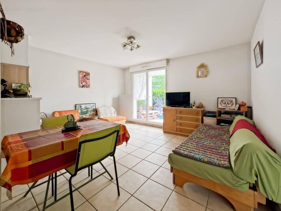 Vendu loué, appartement T2 de 41,22 m² avec terrasse de 12,56 m² - photo 1