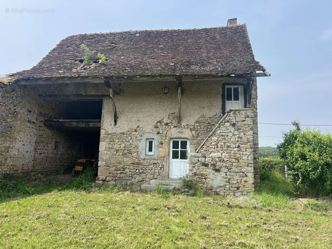 Maison à SAINT-MARTIN-DE-SALENCEY