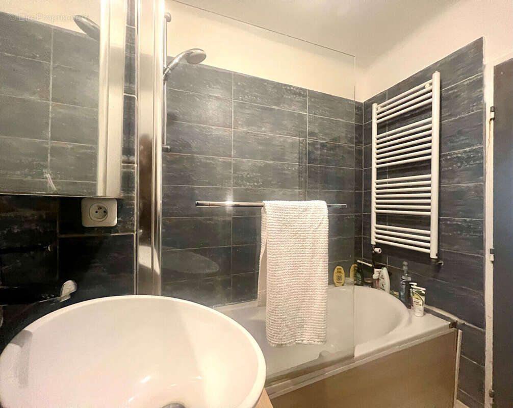 Appartement à SARTROUVILLE