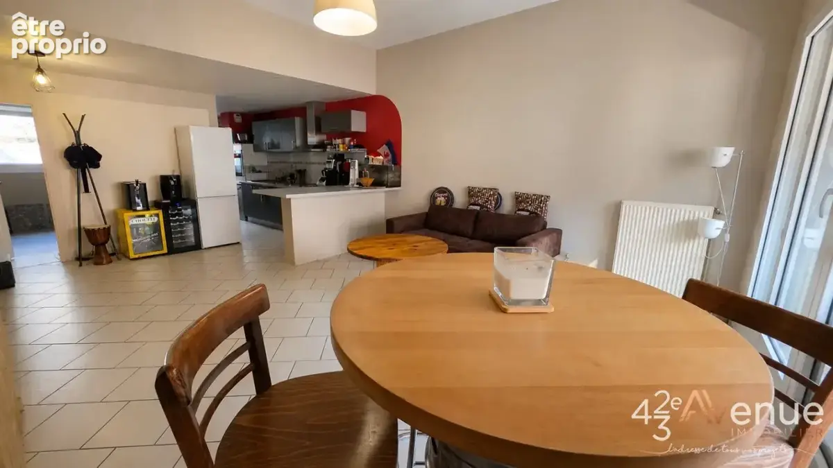 Appartement 65 m² à Saint-Etienne  - photo 4
