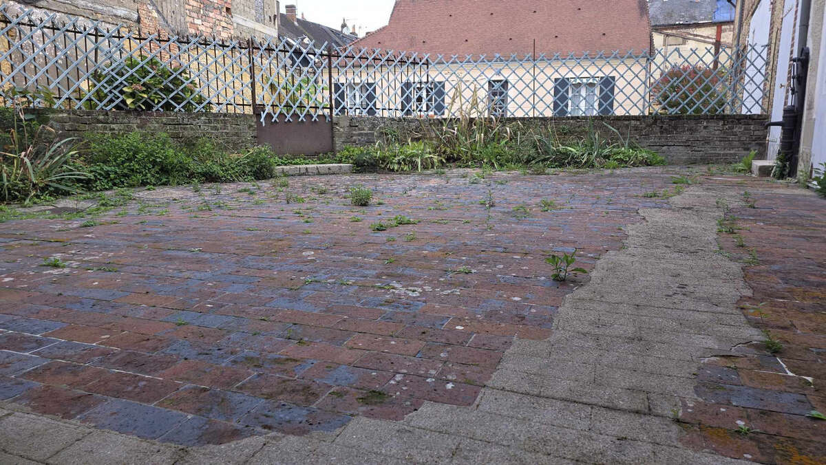 Maison à SAINT-CALAIS