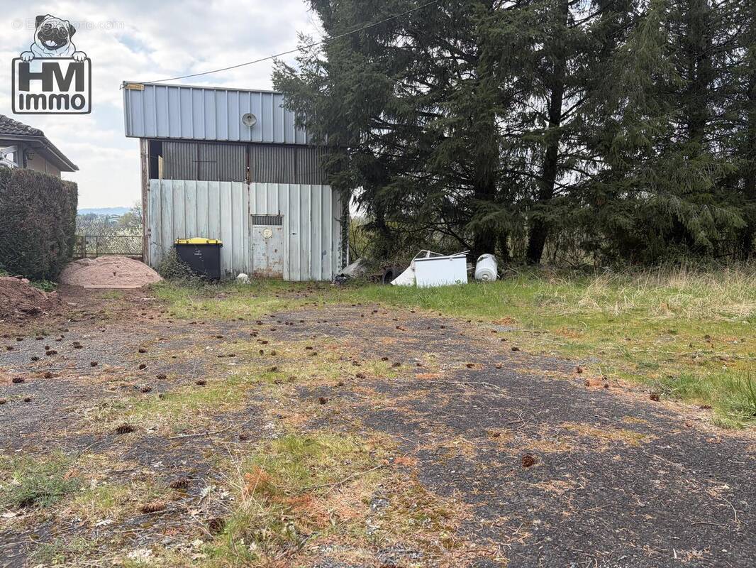 n°1 - Commerce à OBJAT