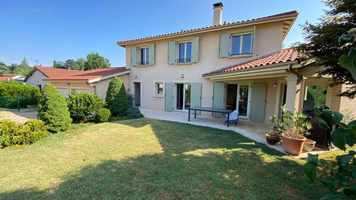 Maison à FONTAINES-SAINT-MARTIN