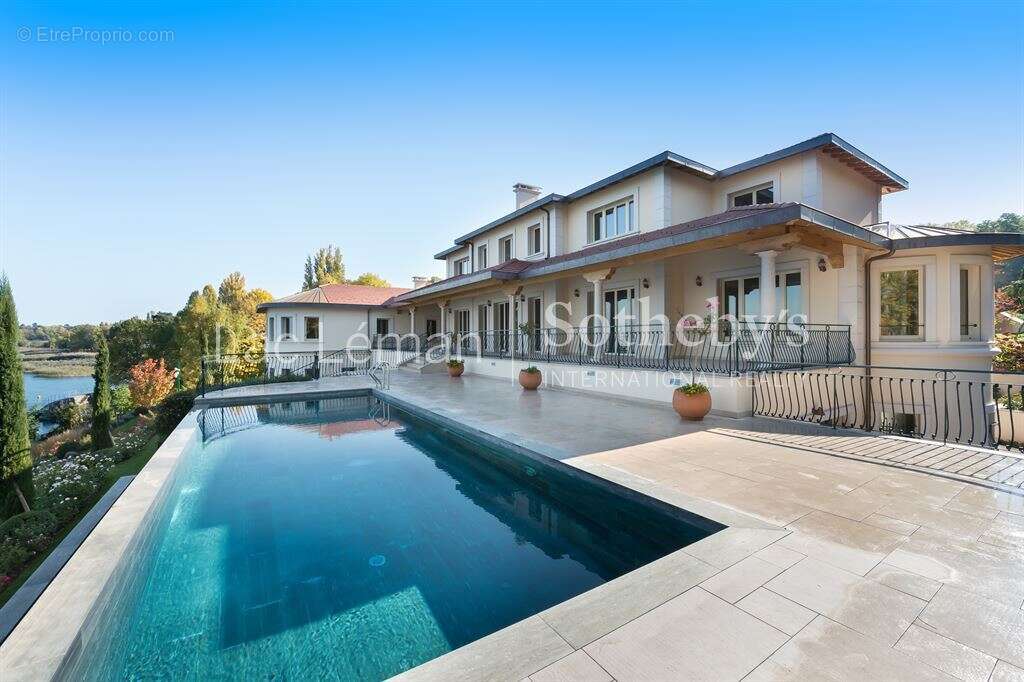 Maison à CHENS-SUR-LEMAN