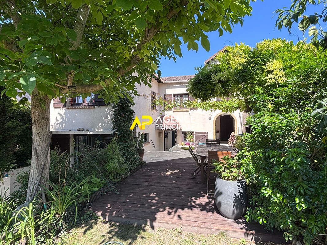 Maison à SARTROUVILLE