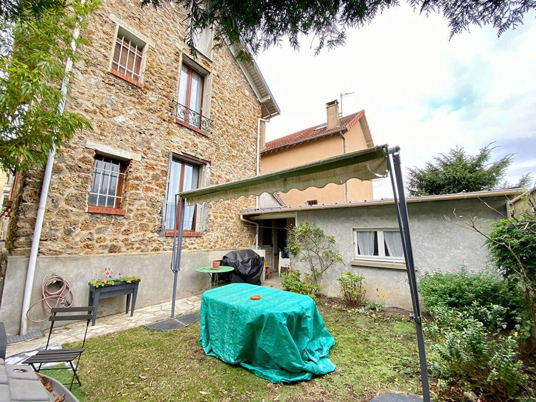 Maison à SARTROUVILLE