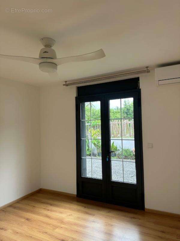 Investissement locatif à forte rentabilité - maison recente t5 à la rivière st-louis - photo 9