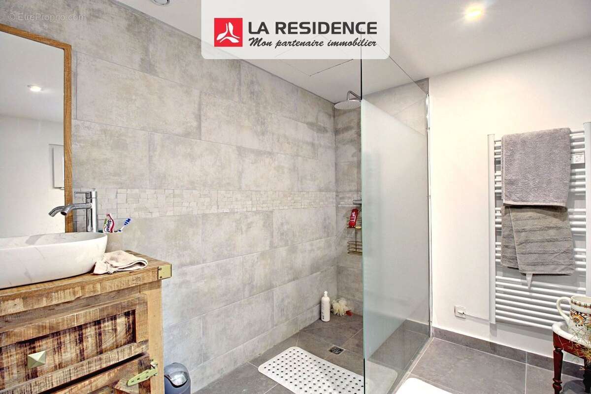 Maison à SAINT-ETIENNE-DU-ROUVRAY