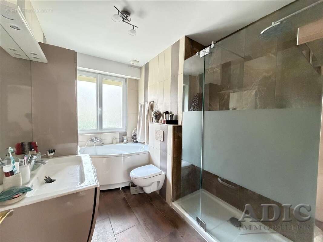 Maison 126 m² à Saint-Soupplets  - photo 9