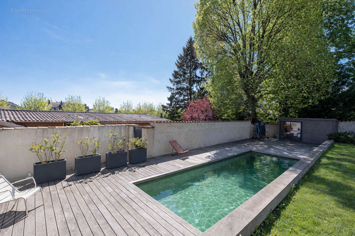 Maison à SAINTE-FOY-LES-LYON