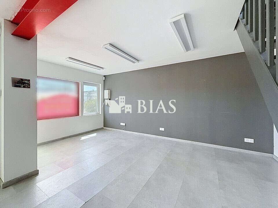 Commerce 145 m² à Brionne  - photo 8