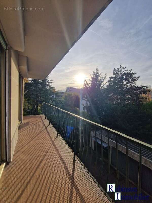 Appartement à LE PLESSIS-ROBINSON