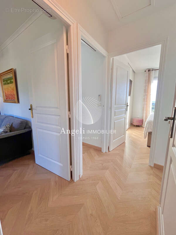 Maison à LES ISSAMBRES