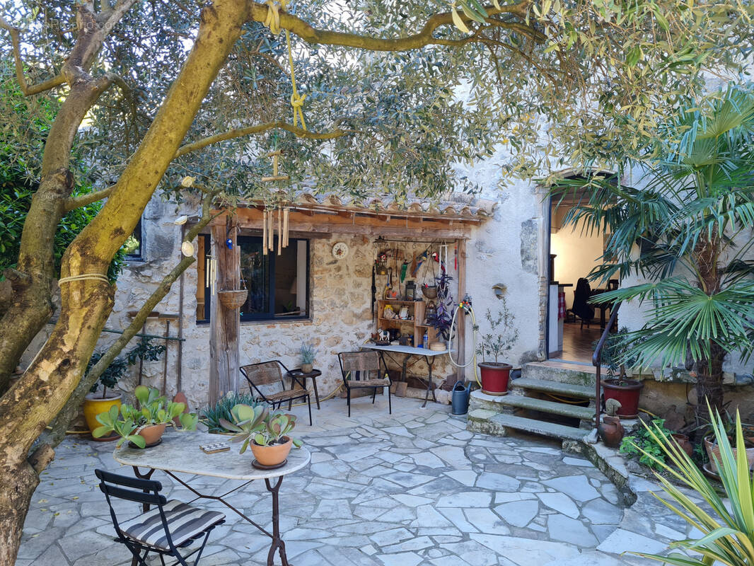 Maison à DURFORT-ET-SAINT-MARTIN-DE-SOSSENAC