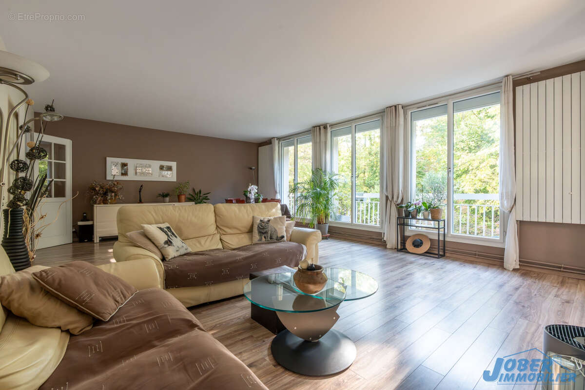 Appartement à NOGENT-SUR-MARNE