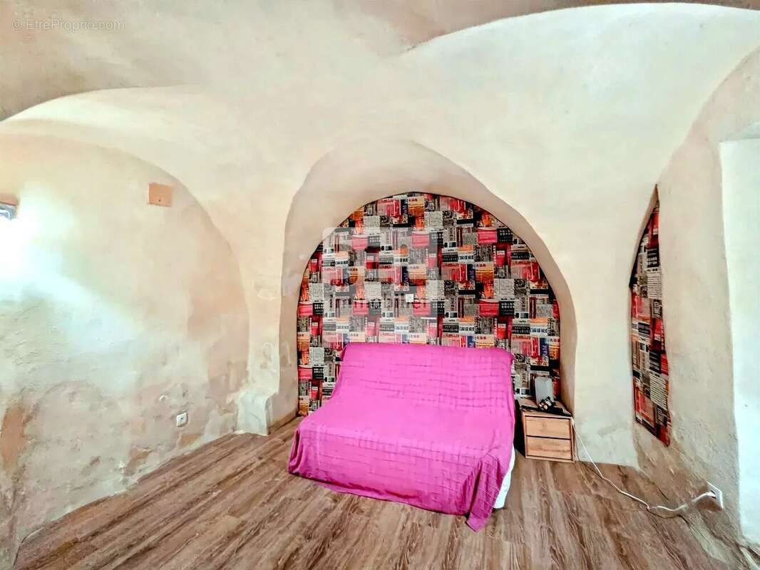Appartement à SUZE-LA-ROUSSE