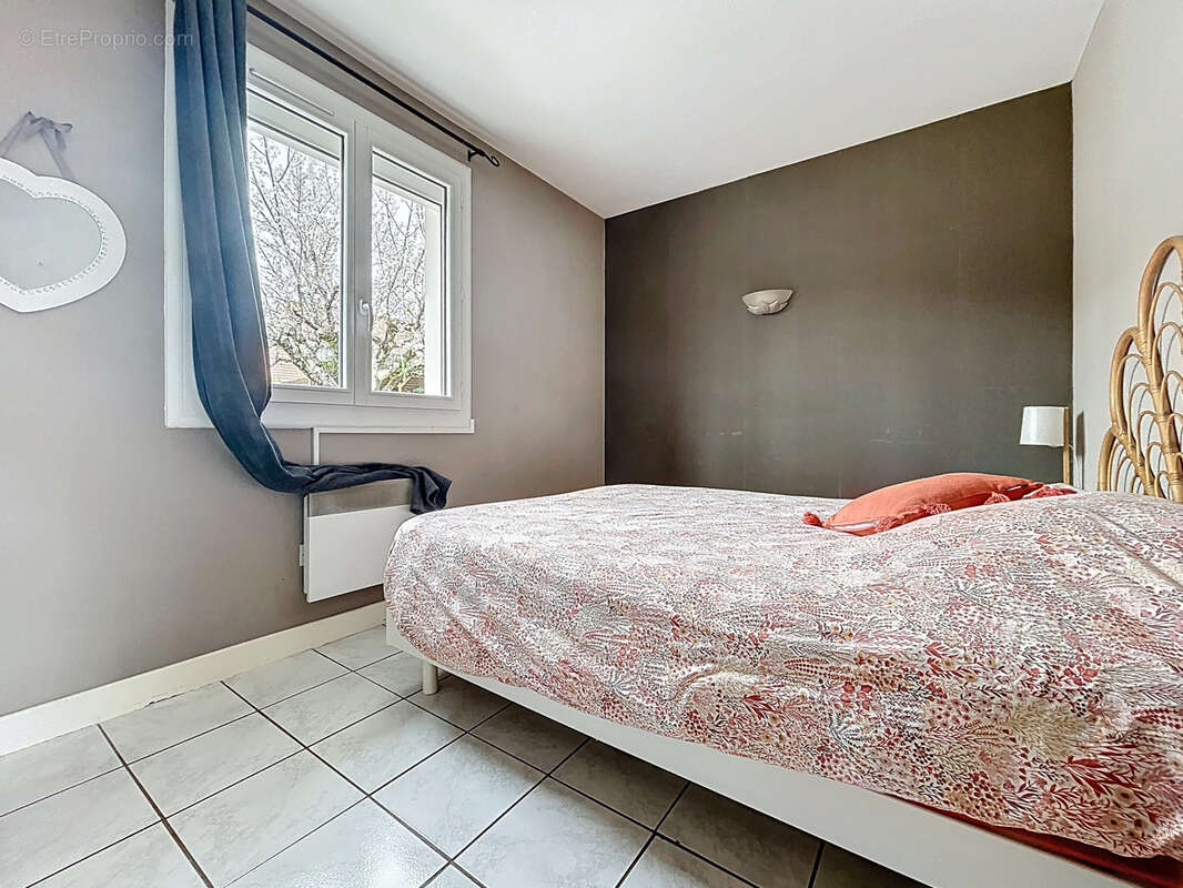 Maison à SAINT-PANTALEON-DE-LARCHE