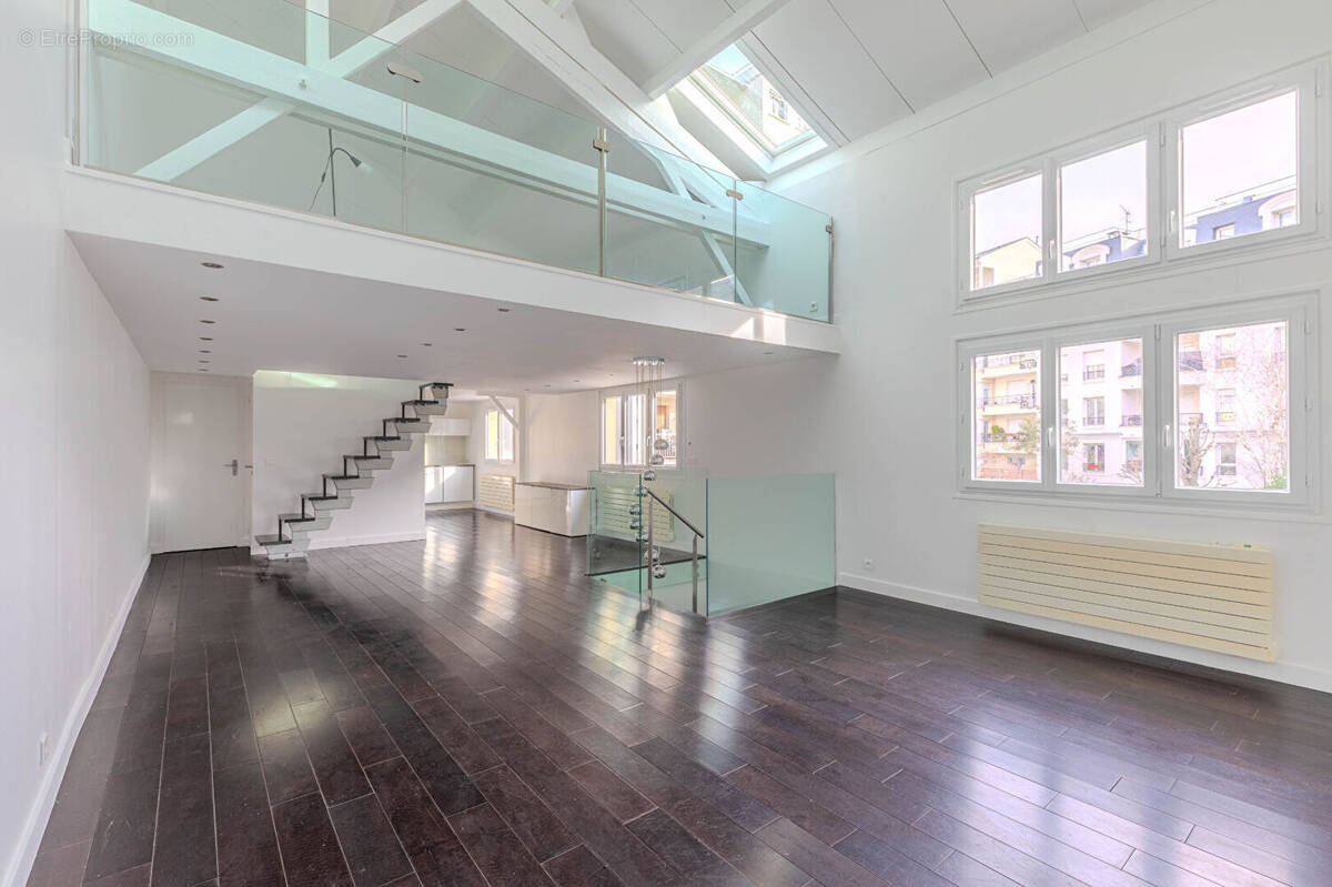 Appartement à PARIS-20E