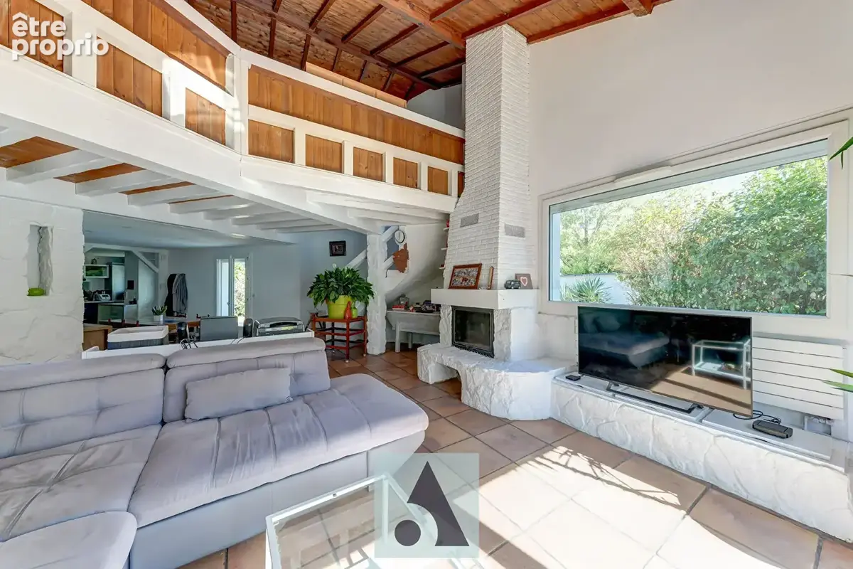 Maison Saint Genis Les Ollieres - plain-pied - 8 pièces - 144 m2 - photo 12