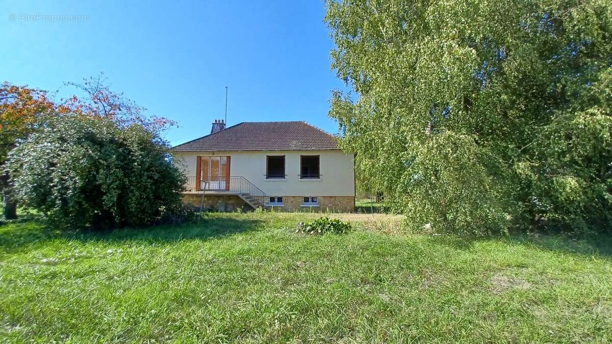Maison à CONTRES