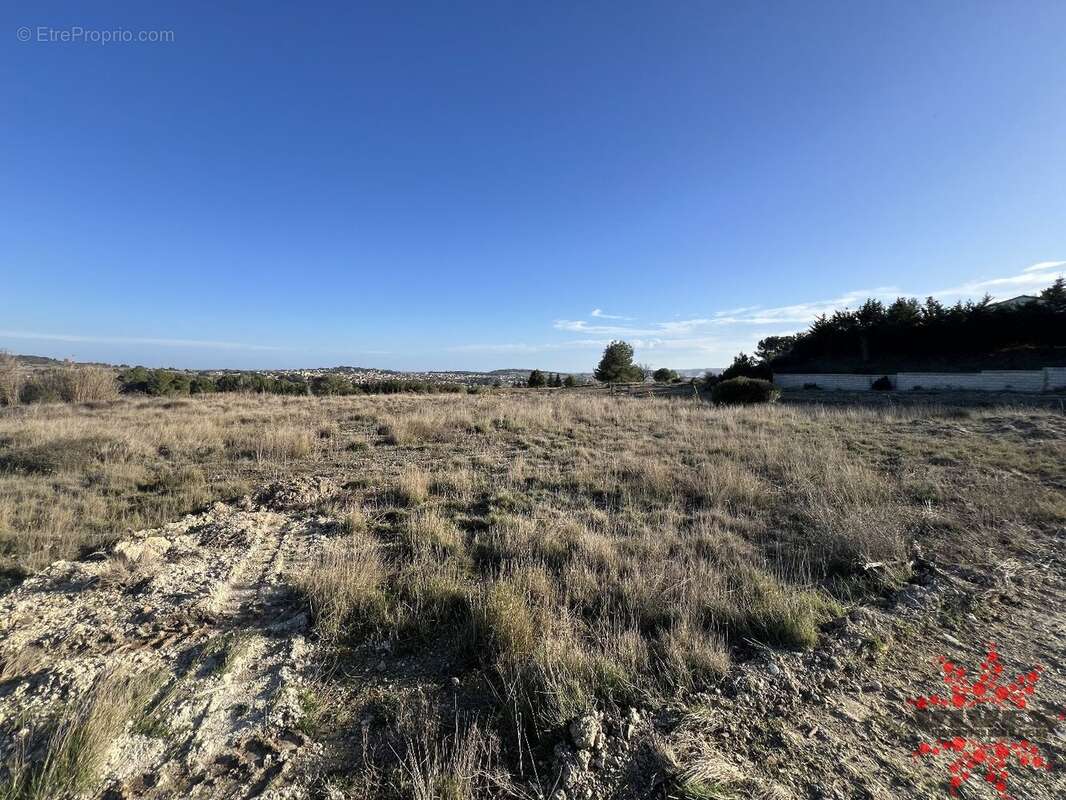 Terrain à LESPIGNAN