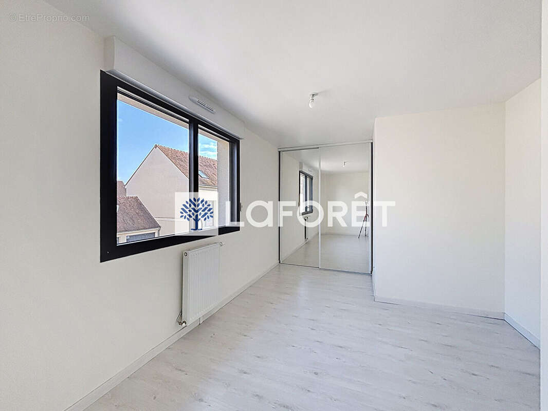 Maison à SAINT-NOM-LA-BRETECHE