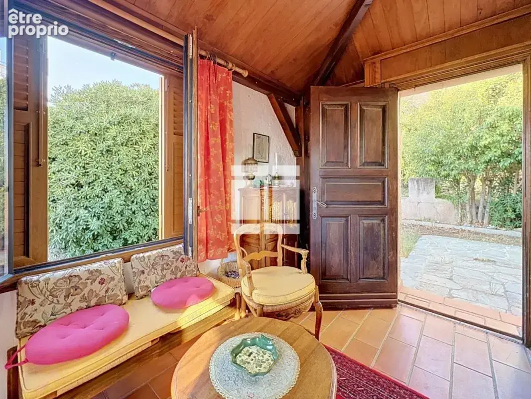 Maison de style provençal – 5 pièces, 175 m² – San-Martino-di-Lota - photo 2
