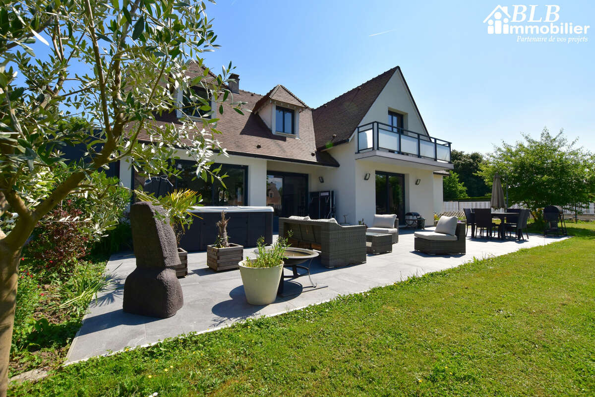 Maison à LES ESSARTS-LE-ROI