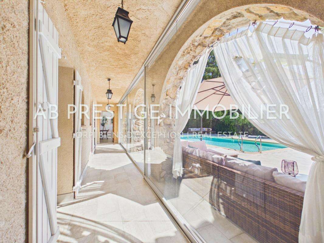 Propriété de charme - calme absolu - domaine rénové - piscine d'exception - idéal grande famille ou projets de chambres d'hôtes  - photo 22