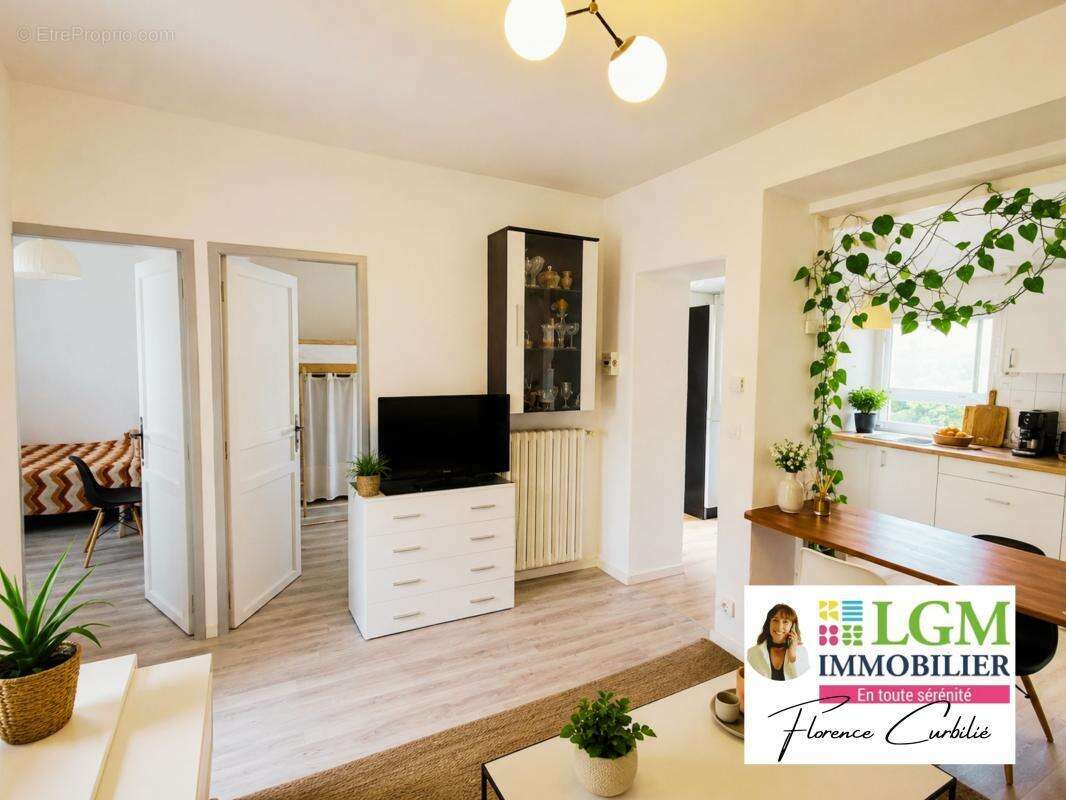 NÎMES – Tour Magne - Appartement 4 pièces de 50 m² avec terrasse en 1er étage + jardinet partagé - photo 6