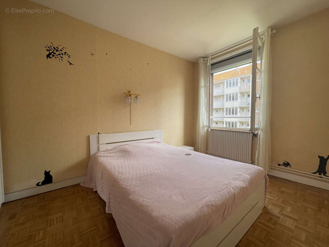 Appartement à MONTROUGE