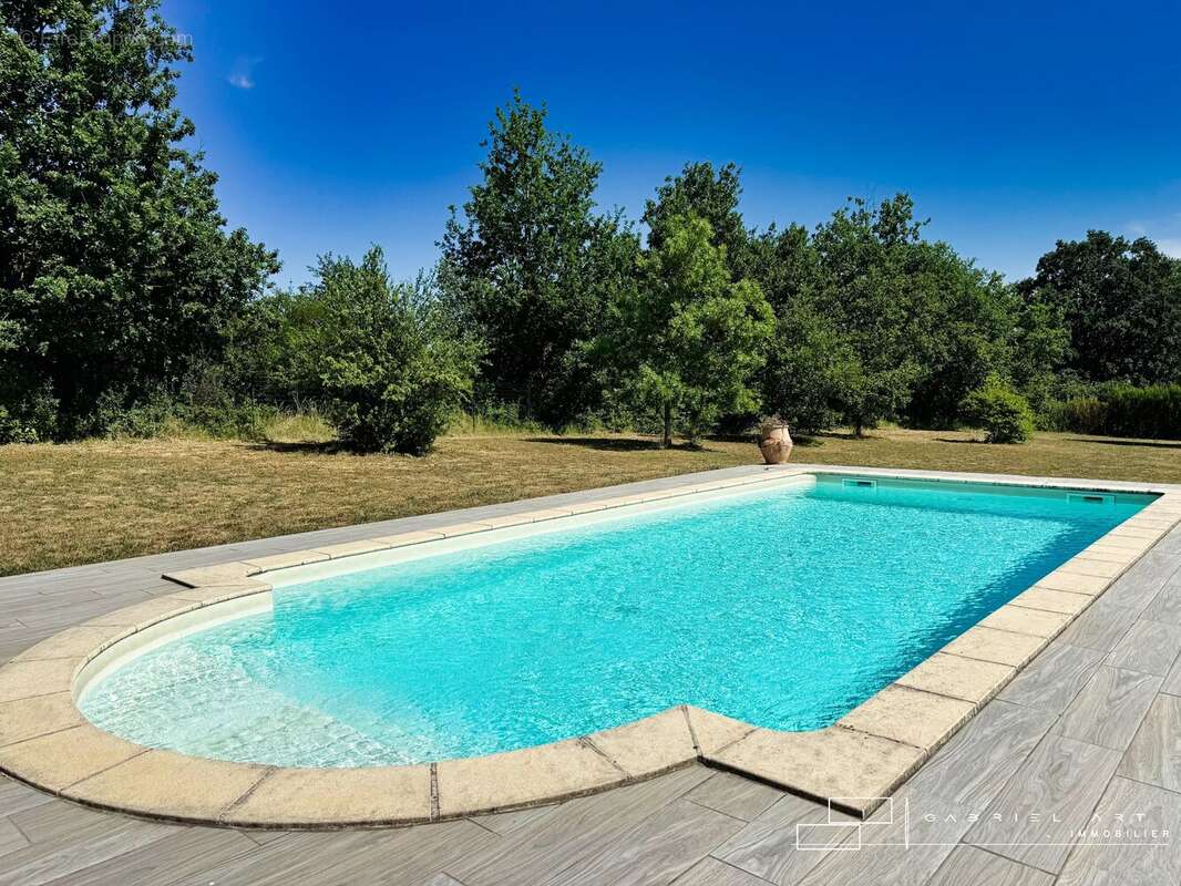 Maison 160 m² à Preignan  - photo 19