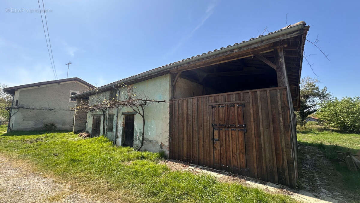 Maison à MOUSTEY
