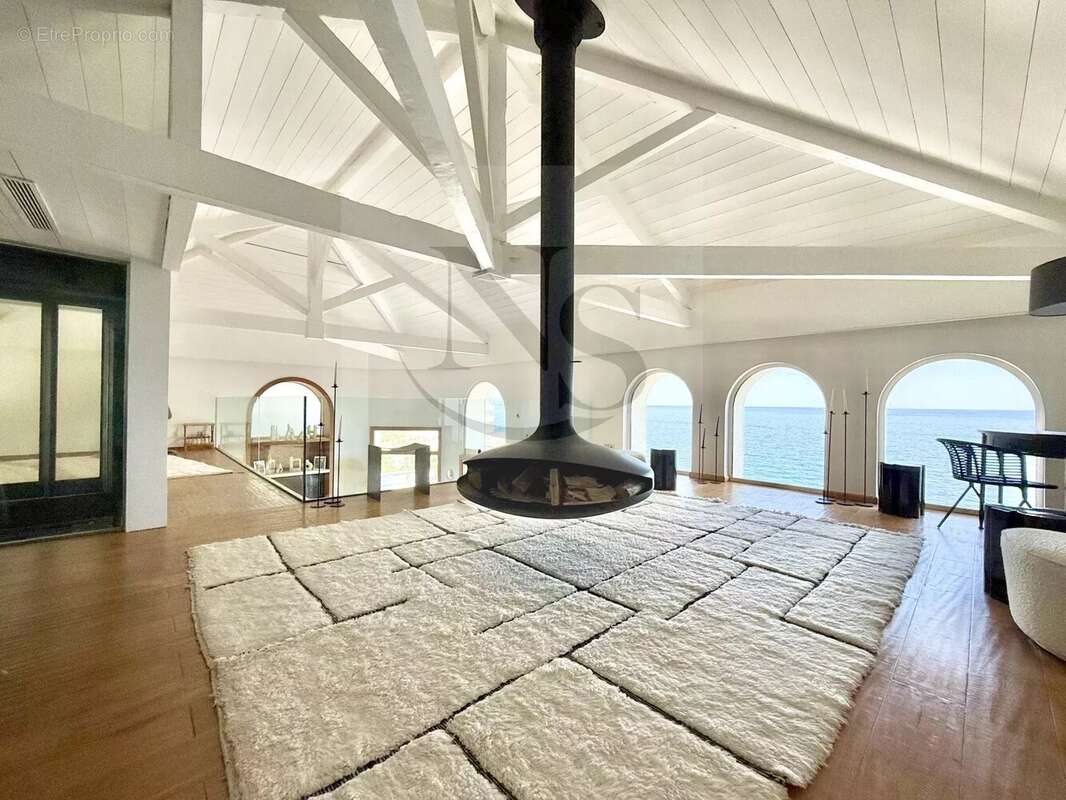 Maison à THEOULE-SUR-MER