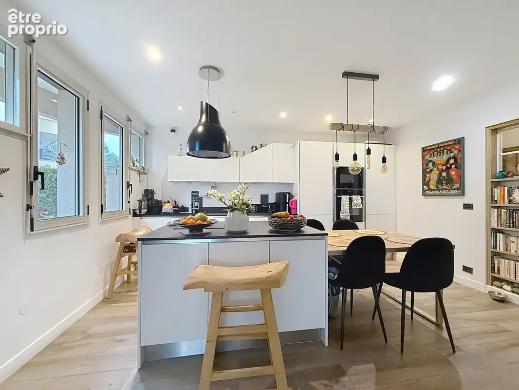 Appartement à vendre 5 pièces FERNEY VOLTAIRE (01) - photo 4