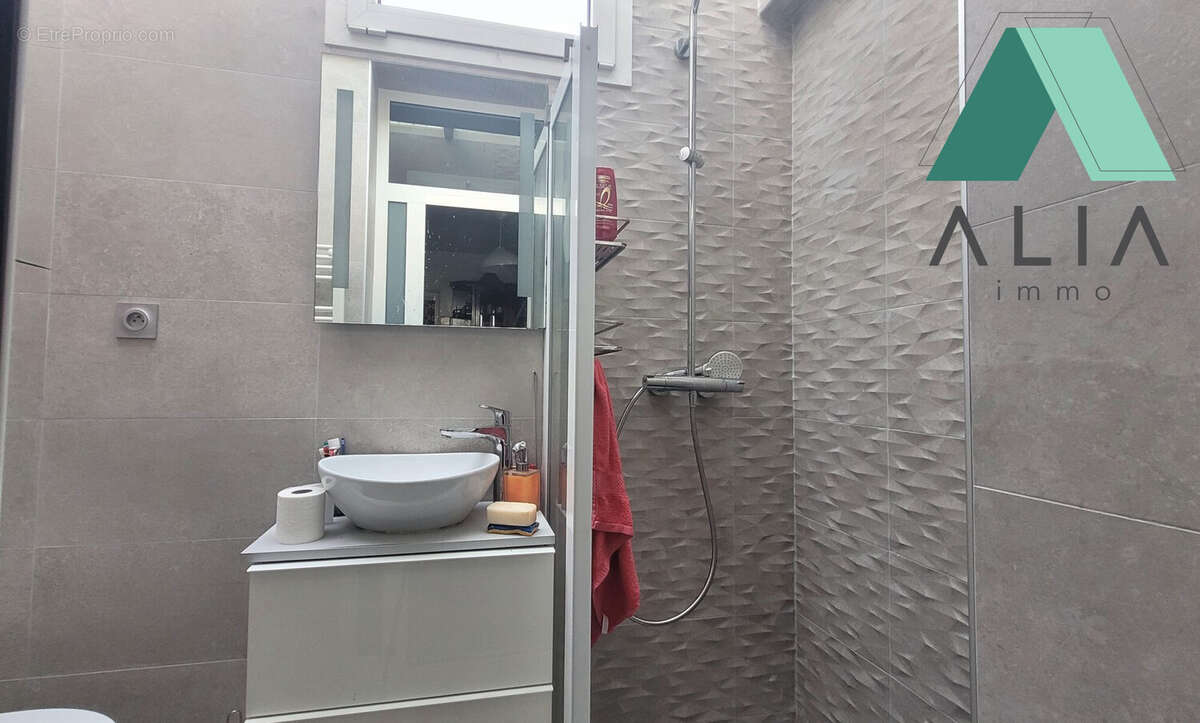 Appartement à AUBERVILLIERS