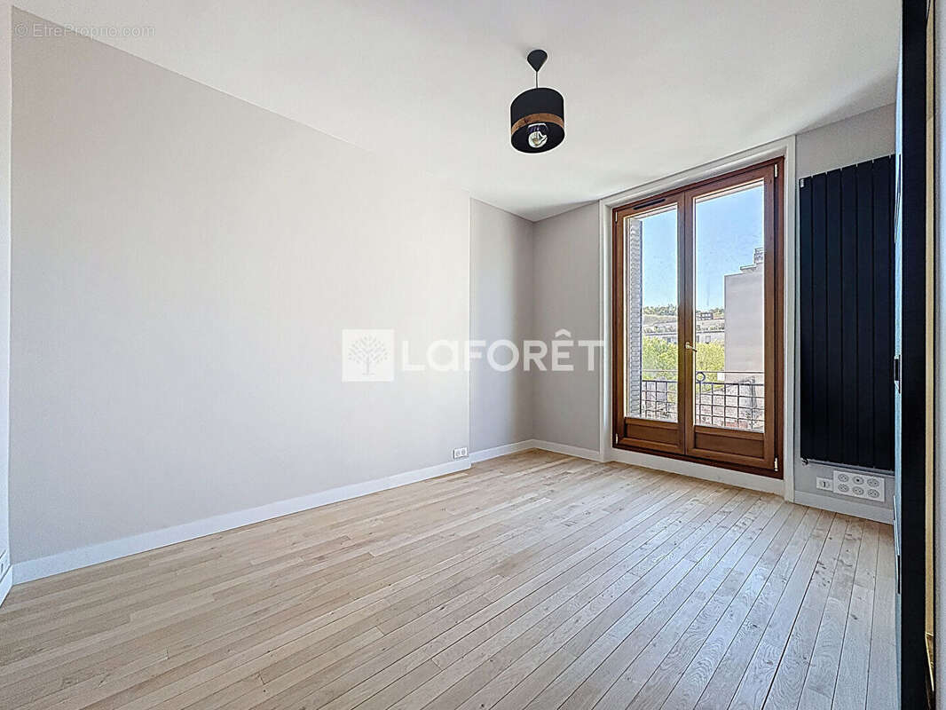 Appartement à SURESNES