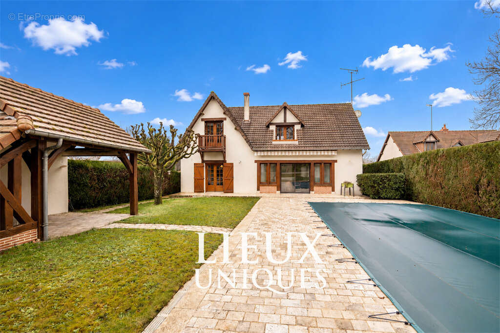 Maison à CELLETTES