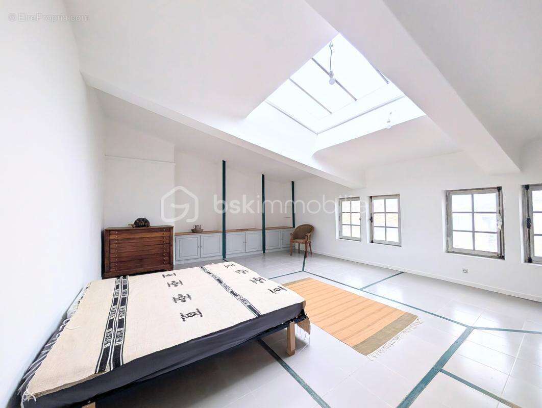 Maison à VIC-LA-GARDIOLE