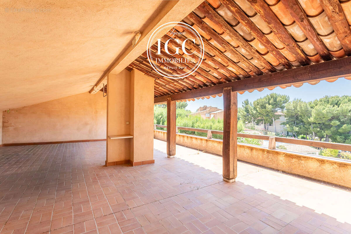 Propriété de caractère avec vue mer  320 m² Terrain de 1 400 m²  Secteur Barqueroute - photo 15