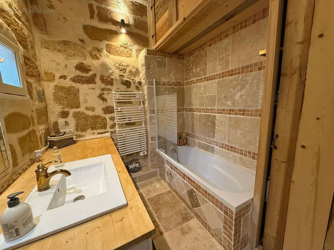Maison à MONTAGNAC
