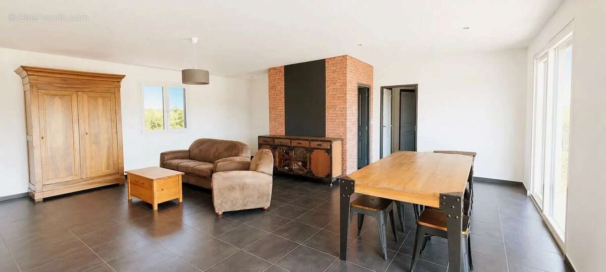 Maison contemporaine de plain-pied avec piscine, pool house. - photo 3