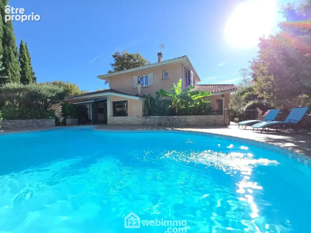 Photo Maison à Le Pian-Medoc au prix de 650 000€
