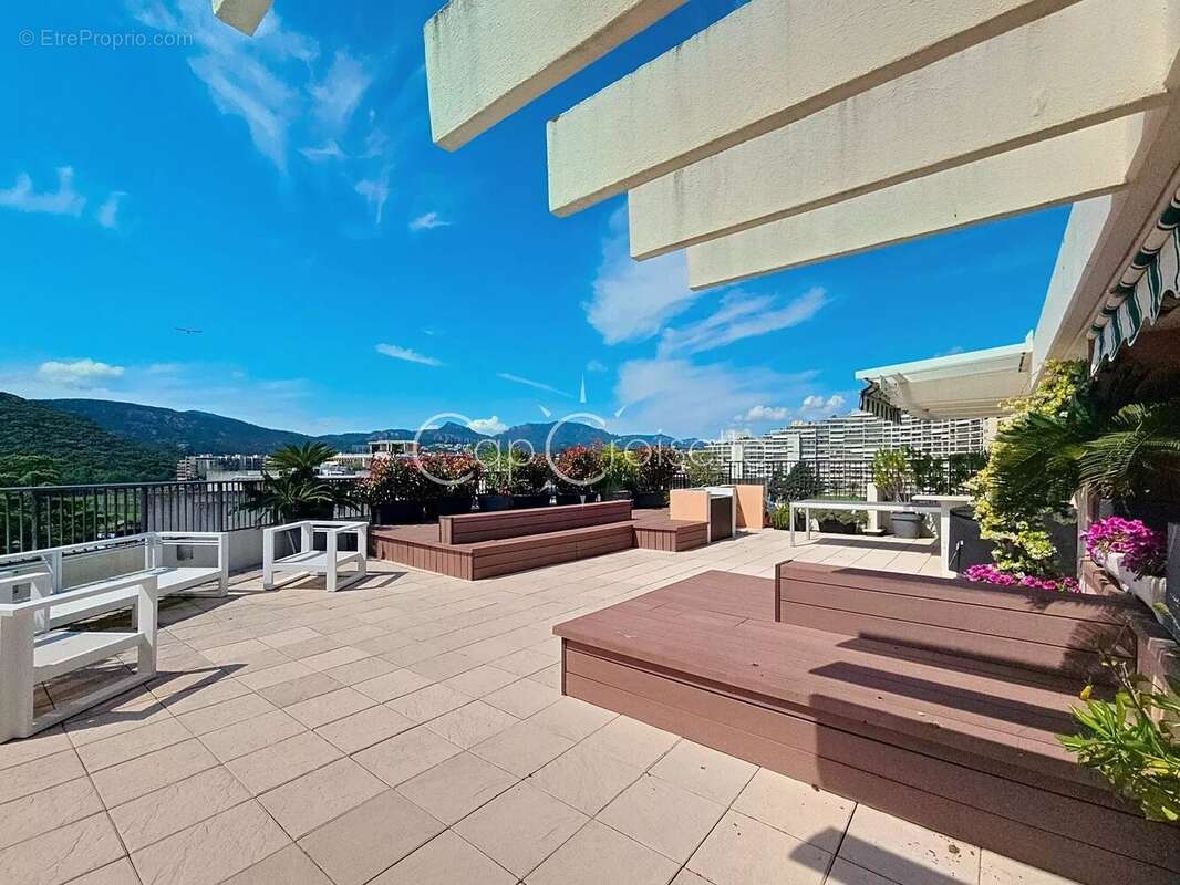 Appartement à MANDELIEU-LA-NAPOULE