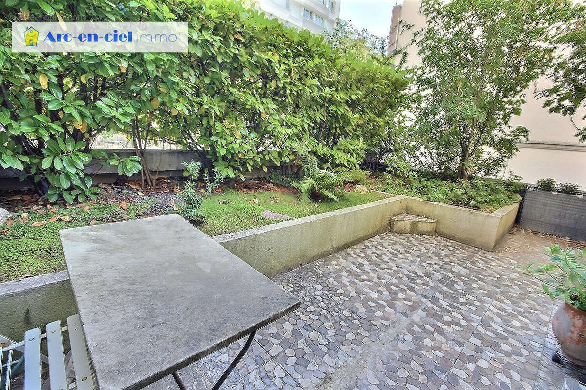 Appartement à PARIS-19E